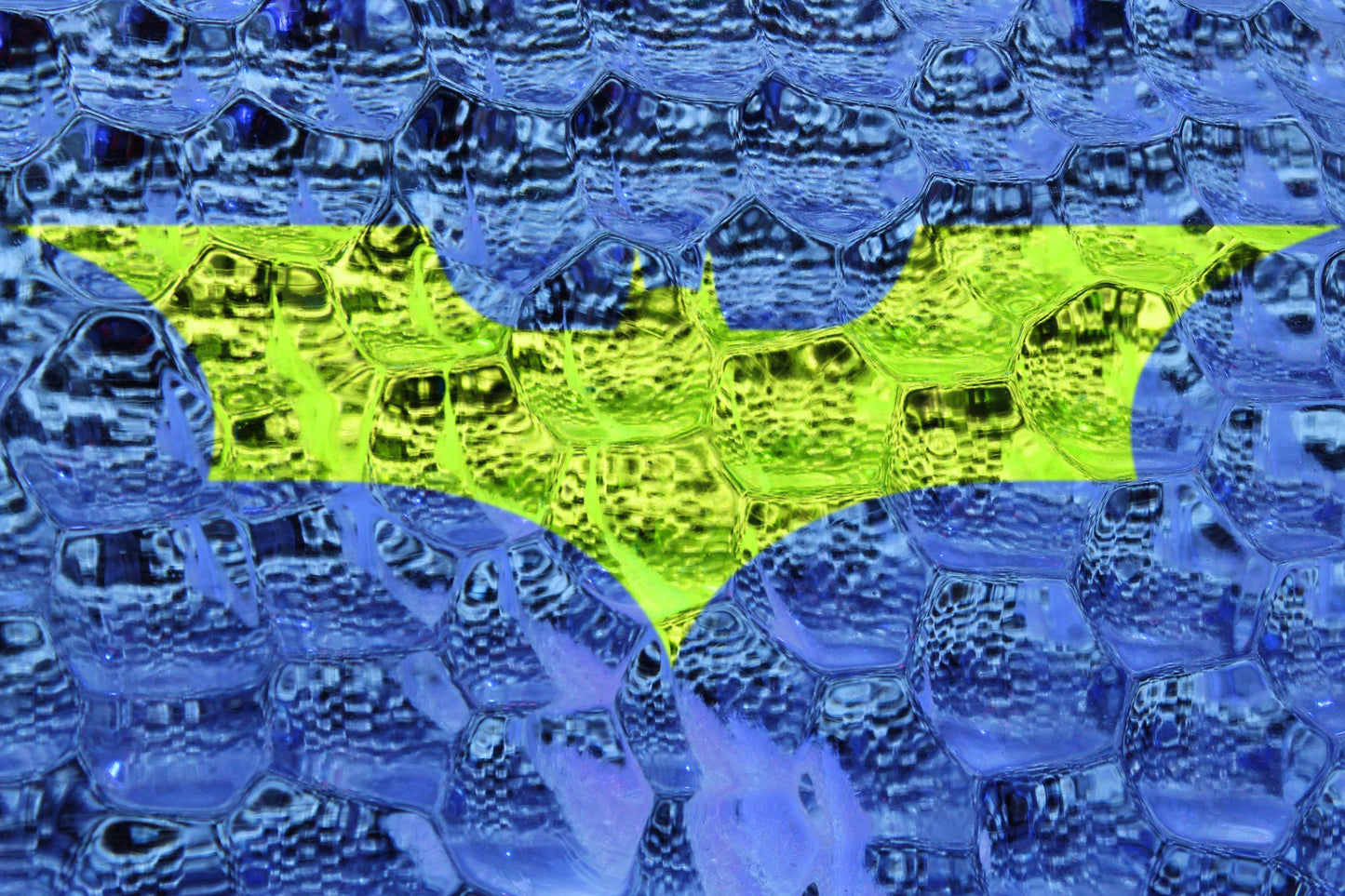 Bat Dance – Pop-Art Fotokunst in Blau & Gelb (Fine Art Edition)